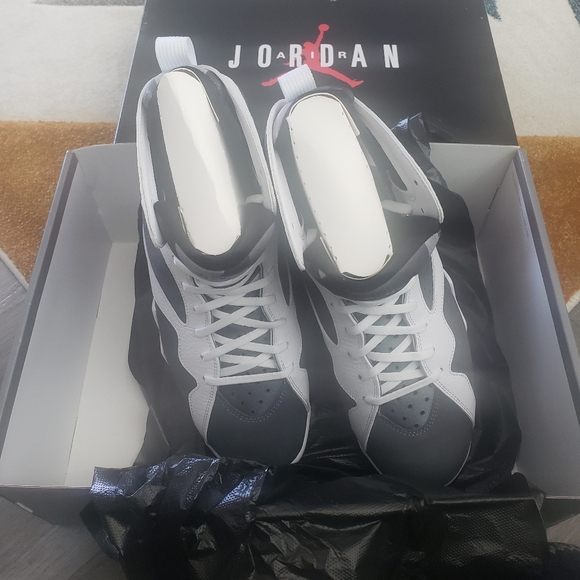 Jordan's 7s - Picture 2 of 4